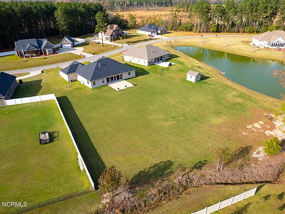 5th image of 307 N Merganser Dr