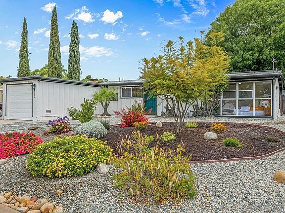 3rd image of 6373 Lake Albano Ave