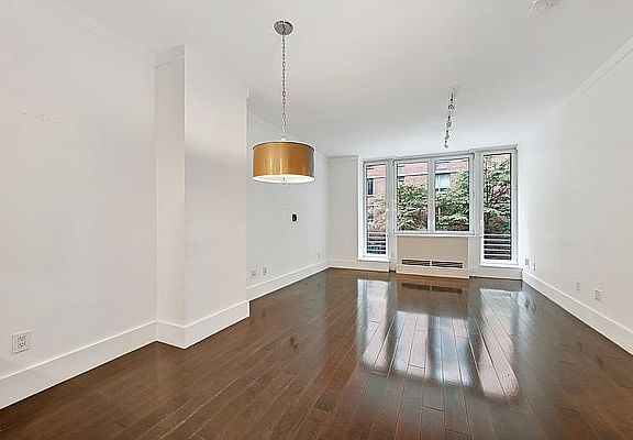 3rd image of 125 W 21st St APT 2D