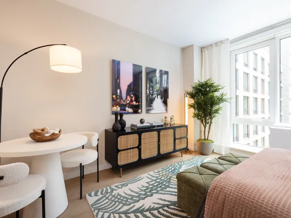 407 West 206th Street image 2 of 42