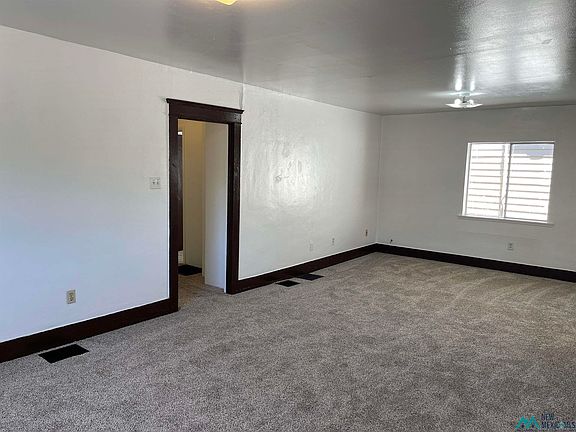 4th image of 106 W Green Ave