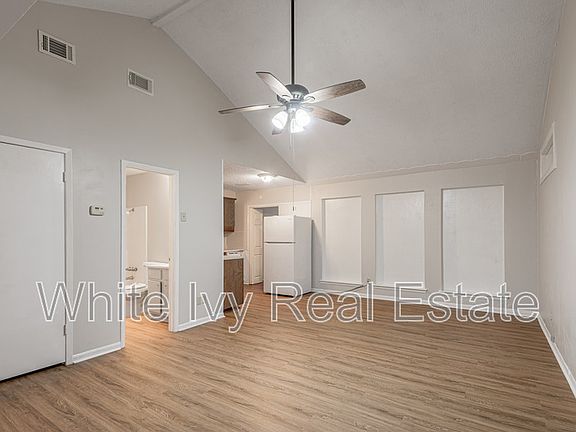 3rd image of 74 Westwood Dr W