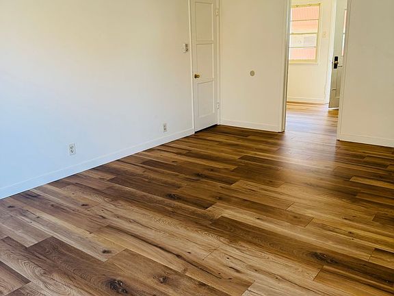 2nd image of 8257-8259 S Crenshaw Blvd #206