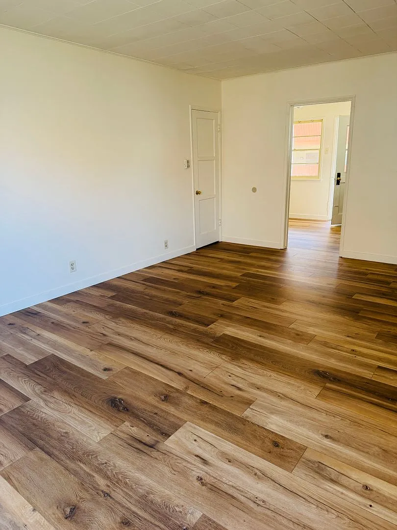 Building Photo - 8257-8259 Crenshaw Drive