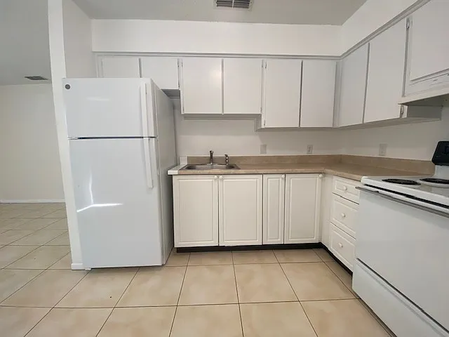2 bed, 704 sqft, $1,500 — Photo 3
