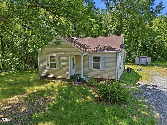 3rd image of 3801 Twin Oak Dr