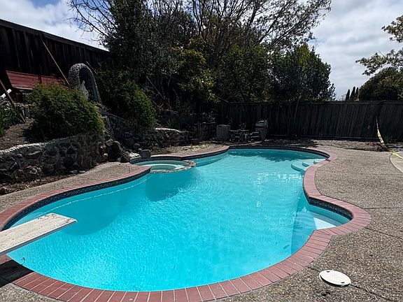 5th image of 108 Brighton Dr