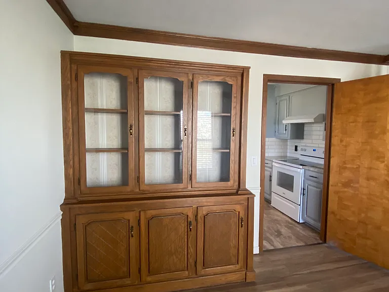 1806 E Spring St — Photo 10