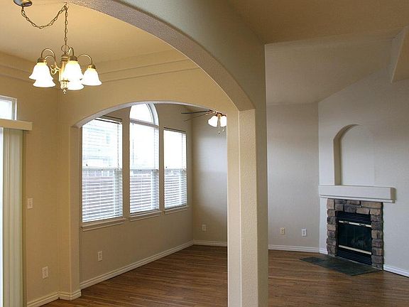 3rd image of 5551 29th St Unit 4211