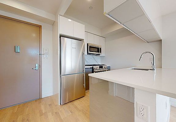 3rd image of 2600 7th Ave #6D
