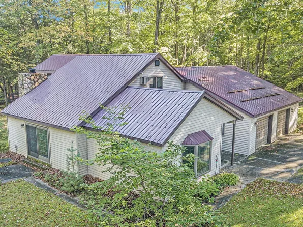 683 N Catalpa Ave, White Cloud, MI 49349