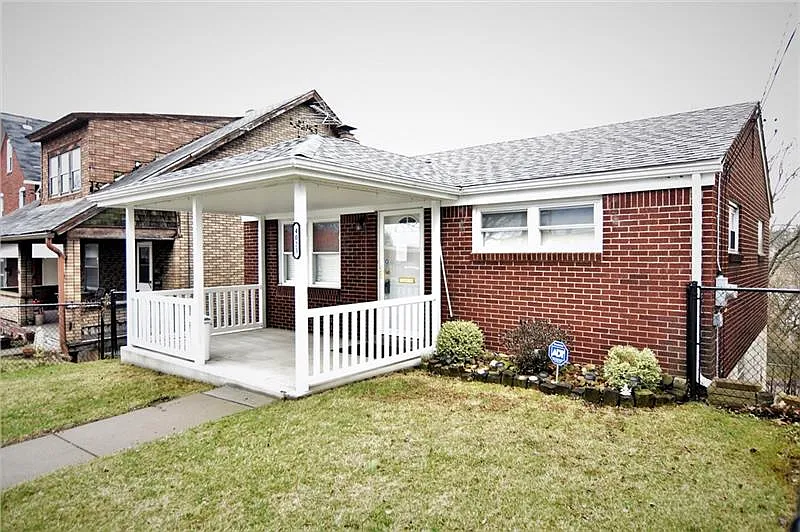 4023 Center Ave photo 1