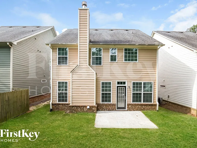 5779 Chatham Cir — Photo 15