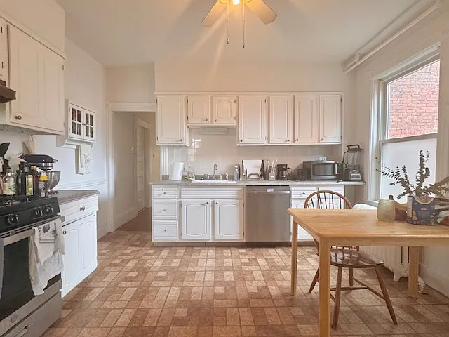 98 Cypress St #3A — Photo 2
