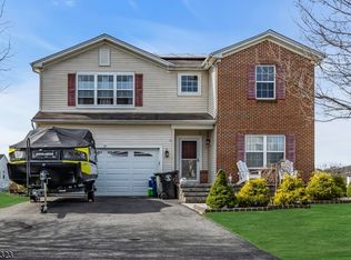 25 Lambert St, Washington, NJ 07882