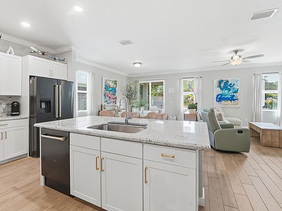 5th image of 1554 NE White Pine Terrace