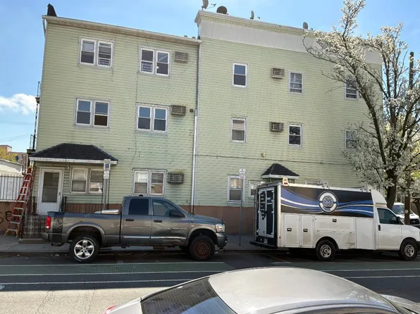 160 E Kinney St #3R, Newark, NJ 07105