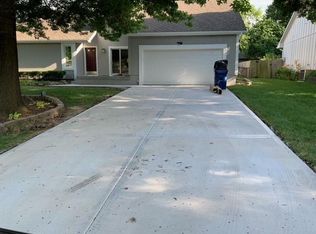 13309 W 112th Ter, Overland Park, KS 66210
