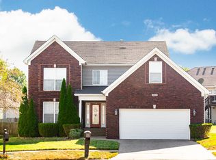 8010 Village Gate Ct, Louisville, KY 40291