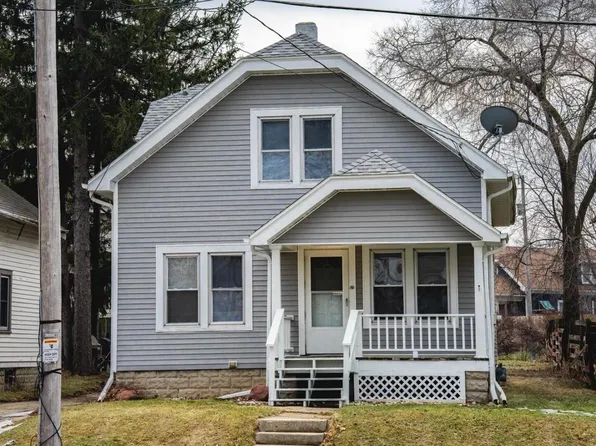 454 West Kilbourn AVENUE, West Bend, WI 53095