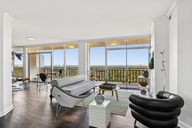 W Northwest Hwy-S0210-001.jpg