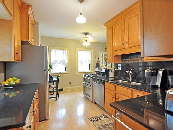 4th image of 4612 43rd Ave S