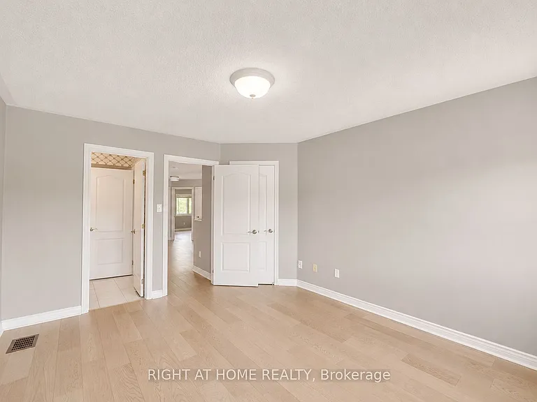 2233 Rockingham Dr — Photo 21