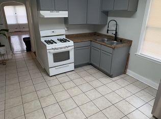 212 S 8th Ave APT 1, Maywood, IL