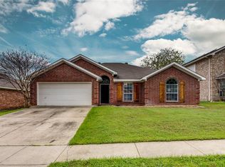 811 Parkhill Dr, Mansfield, TX 76063