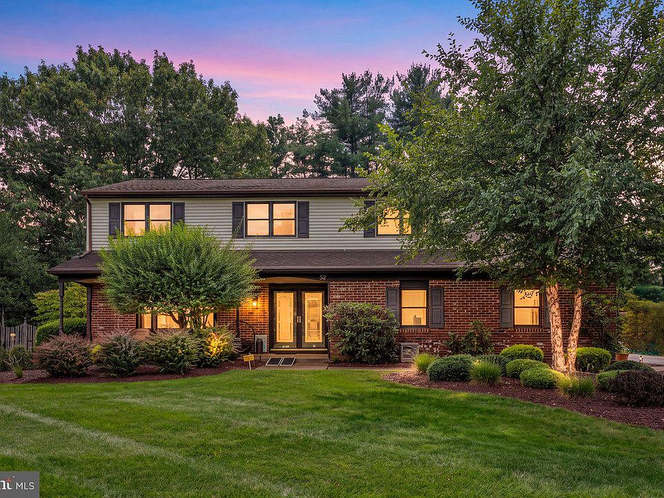 1st image of 52 Meer Dr