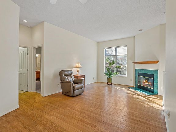 5th image of 614 E Moss Creek Ct