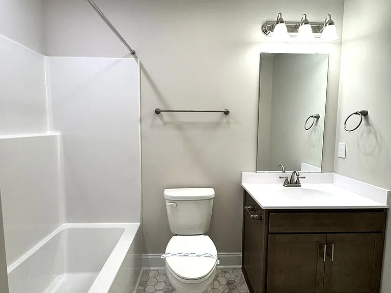 100 Loren Rd — Photo 16