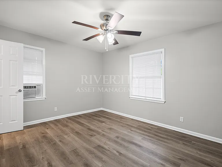 1381 Laudeen Dr — Photo 10