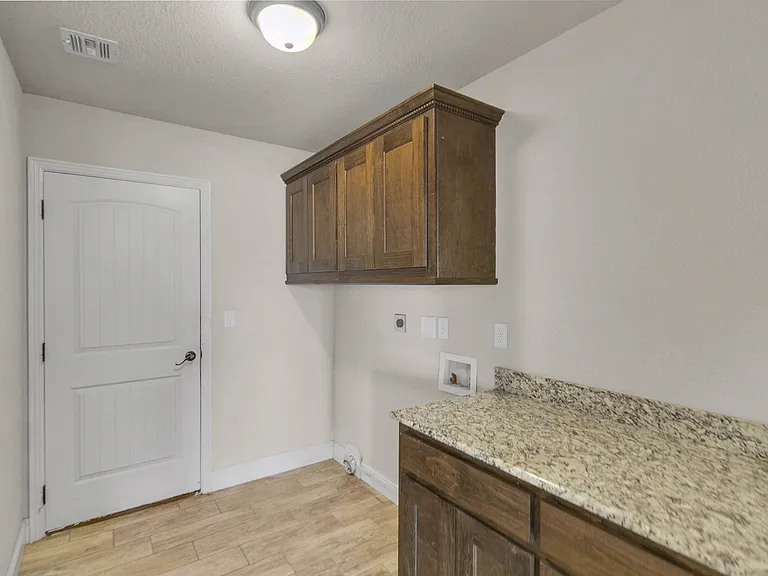 1101 Chattie Dr — Photo 15