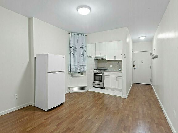 2nd image of 14 Orchard St APT 3E