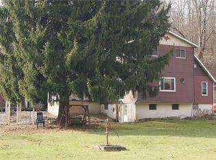 1098 Millerstown Rd, Tarentum, PA 15084