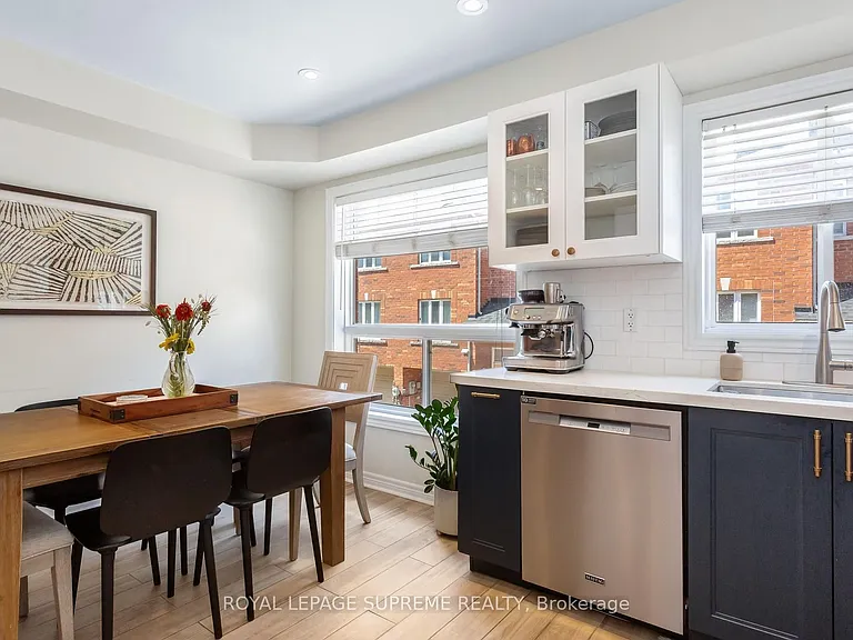 16 Lightbourn Ave — Photo 13