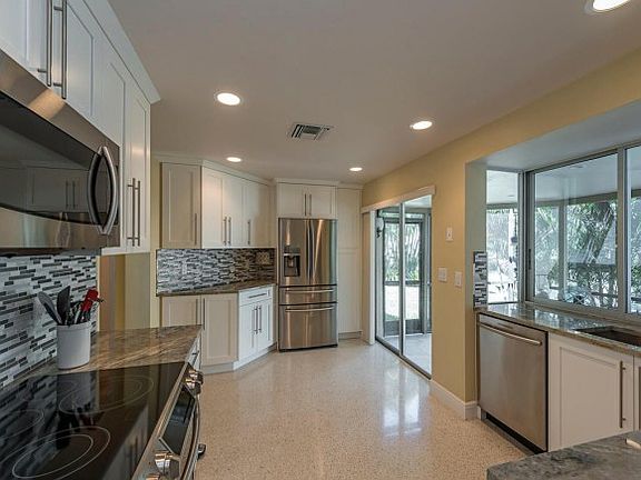 4th image of 319 N Barfield Dr