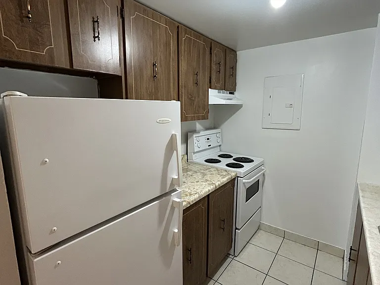 1157 Tower Rd — Photo 10