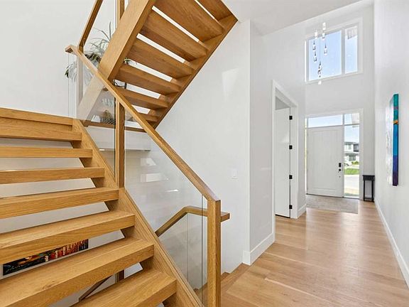 4th image of 23 N Elveden Park SW