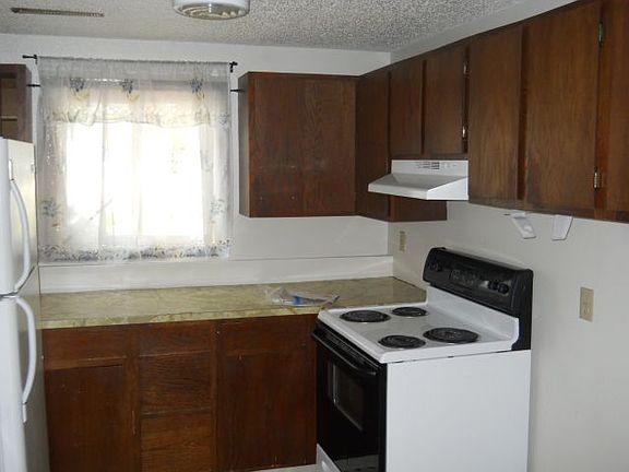 3rd image of 2317 1/2 Yellowstone Ave