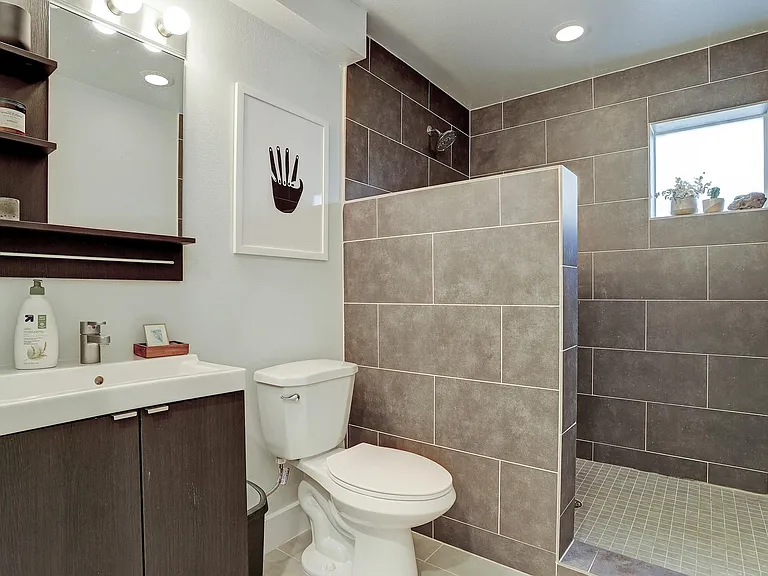 1308 Ruthven St #B — Photo 21