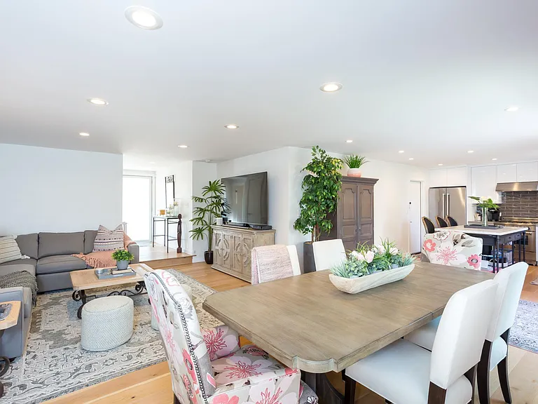 1092 Hygeia Ave — Photo 3