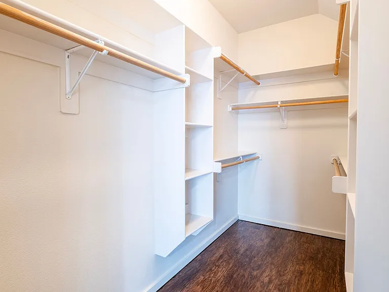 40 E Maple St #3 — Photo 15