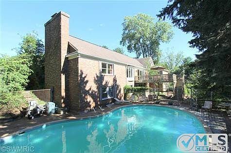 1st image of 120 Henley Dr