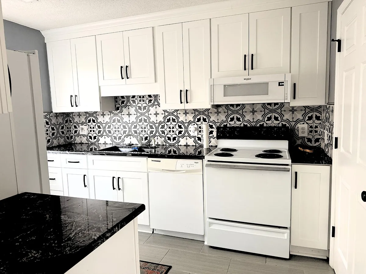 Building Photo - 480 Myrtle Greens Dr