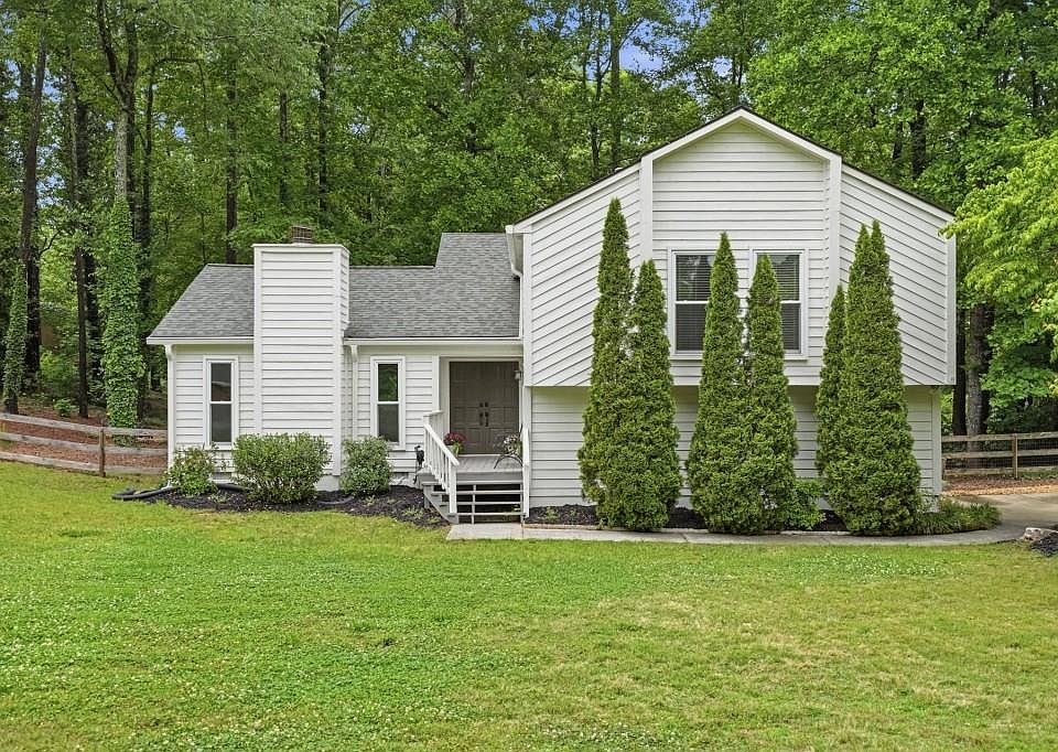 1st image of 2198 Carlyle Dr