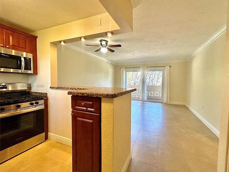 14500 SW 88th Ave #211 — Photo 3