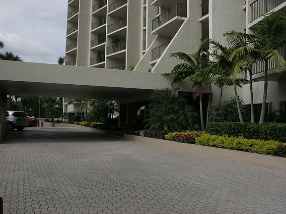 2nd image of 1800 N Ocean Blvd