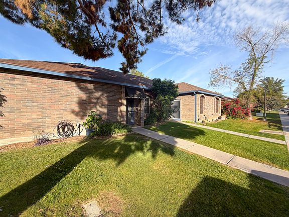 3rd image of 142 N Heritage Dr
